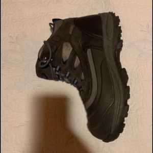 Khombu Water Proof Boots (Mens Size 11)